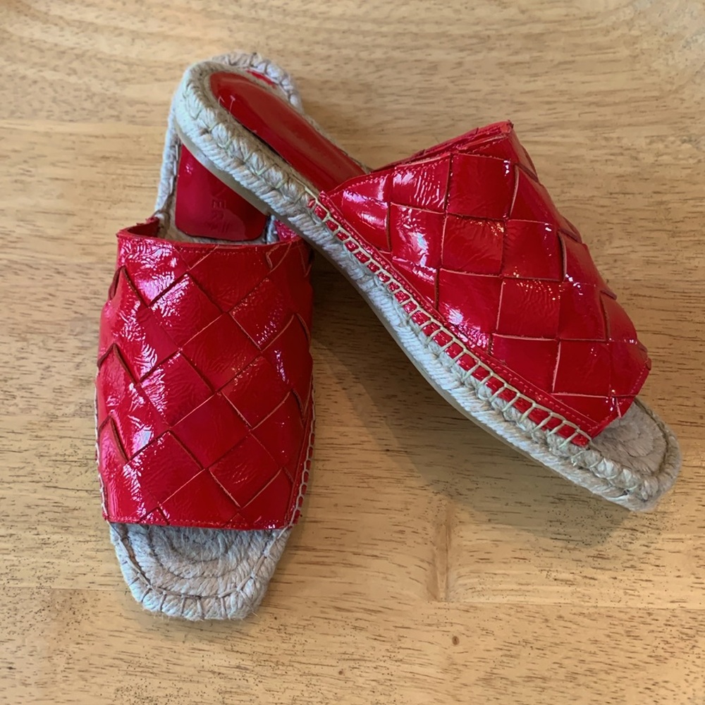 NWOT Donald J. Pliner Red Patent Leather Woven Espadrille Slides